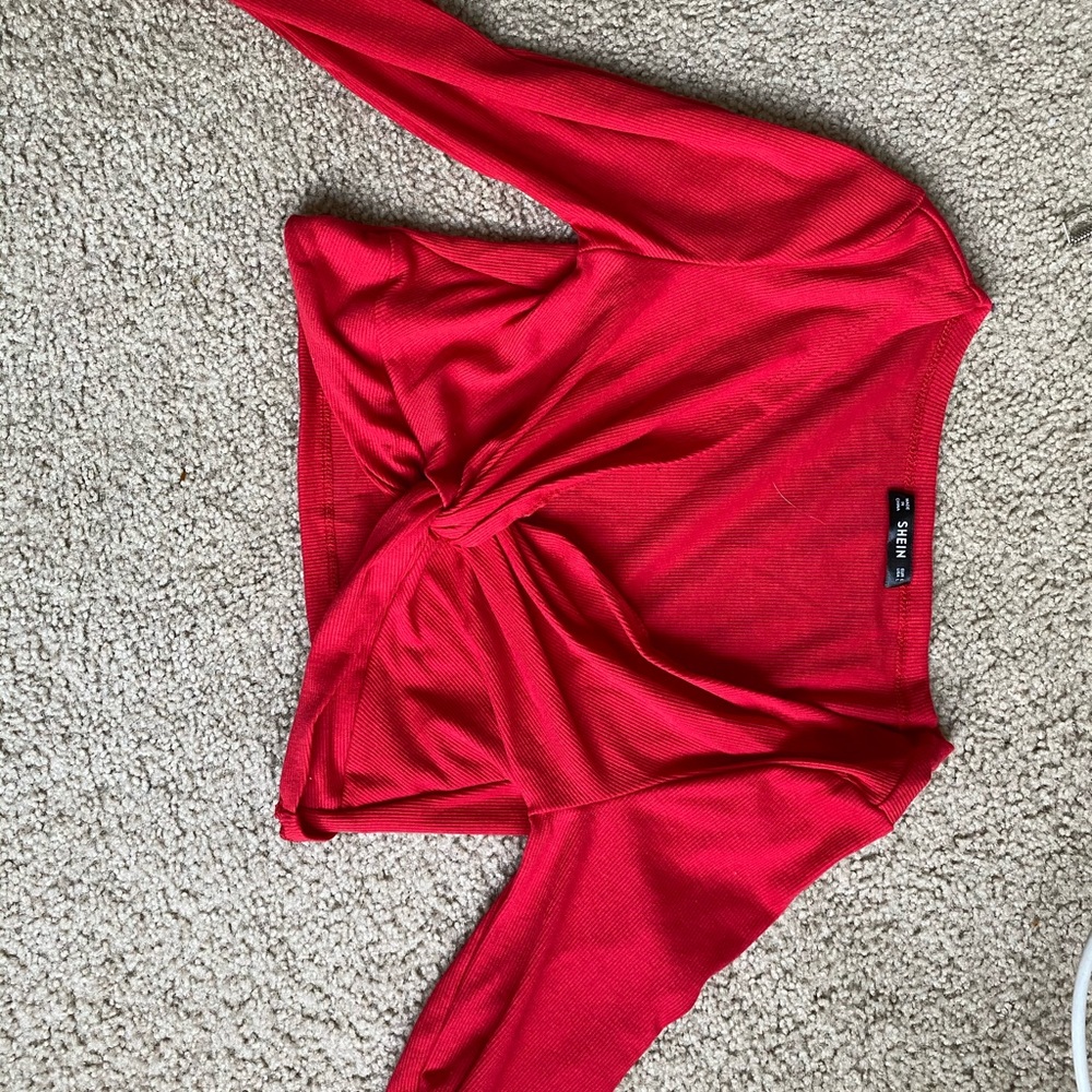 Never worn SIZE LARGE